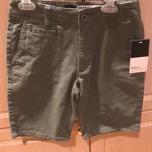 RVCA NWT ARMY GREEN LONG SHORTS size 25